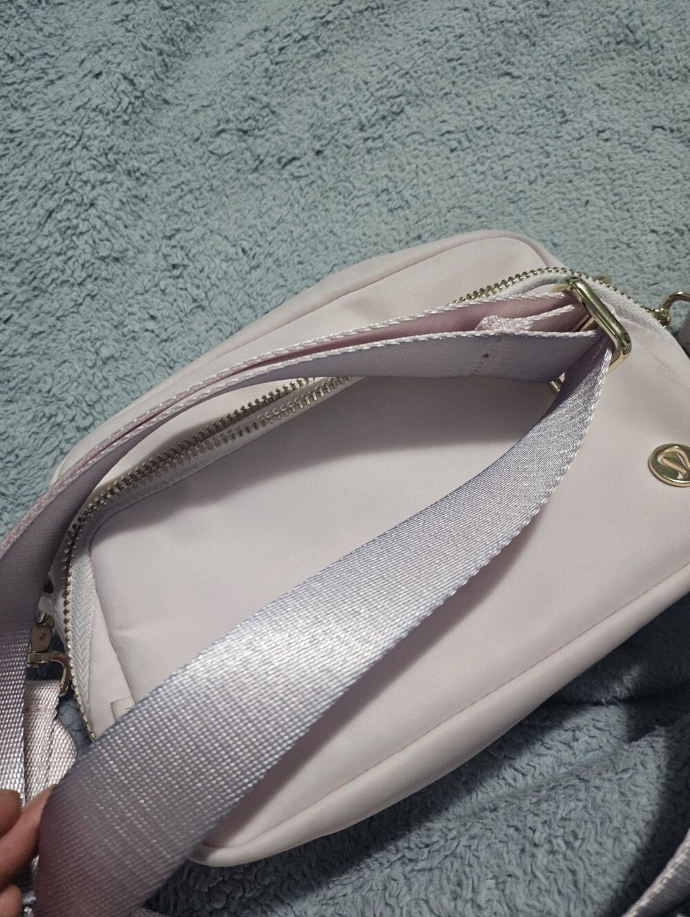 lululemon athletica Light Pink Crossbody Bag with Wide Strap - Picture 10 of 10